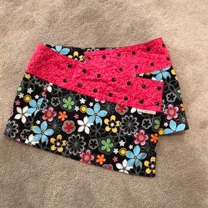 Like new beautiful flower print reversible skirt